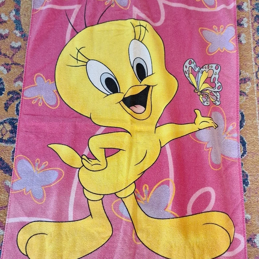 Vintage y2k Tweety Bird Warner Bros. Beach towel